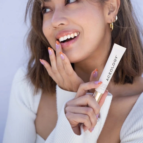 Aceology Passionfruit Refining Lip Scrub, 15g (.5oz), NIB - Picture 3 of 3